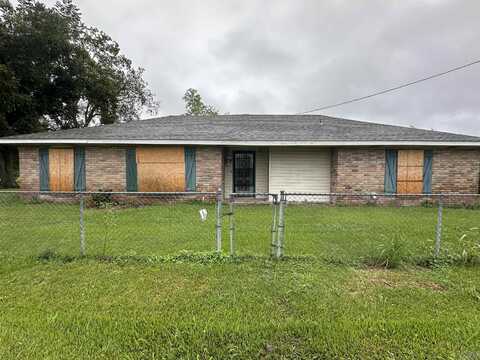 204 MARKET ST, Raceland, LA 70394