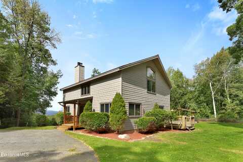 289 Chanterwood Rd, Lee, MA 01238