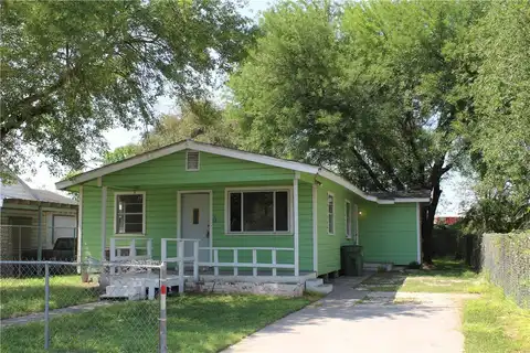 651 Trevino Street, Alice, TX 78332