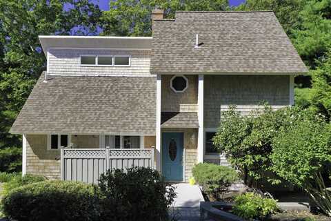 41 Halyard Lane, Mashpee, MA 02649