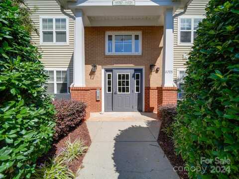 11713 Ridgeway Park Drive, Charlotte, NC 28277