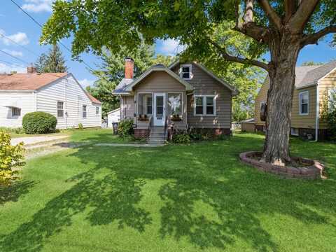 1432 Henderson Avenue, Des Moines, IA 50316