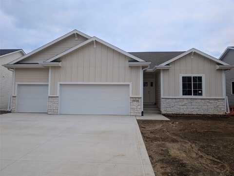 1028 2nd Street NE, Altoona, IA 50009