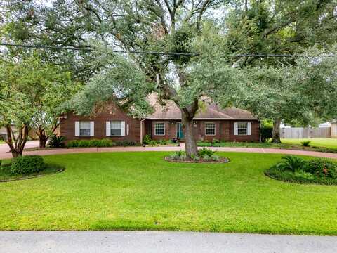 1009 Shoal River Drive, Crestview, FL 32539