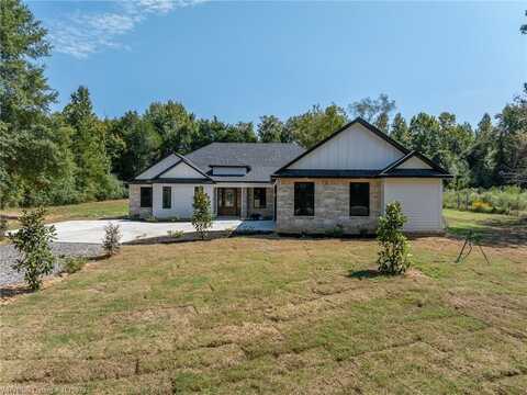 46 16th ST, Lavaca, AR 72941