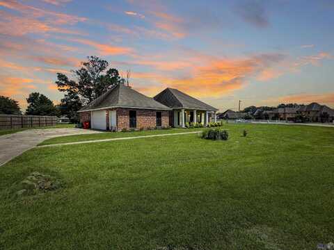 30900 SUMMER BREEZE DR, Denham Springs, LA 70726