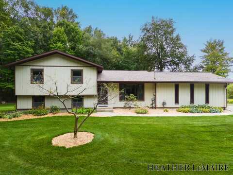 5700 Kies Street NE, Rockford, MI 49341