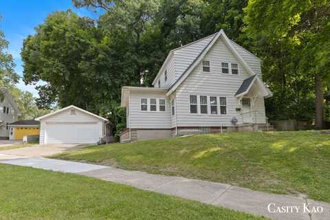 1453 Fourth Street NW, Grand Rapids, MI 49504