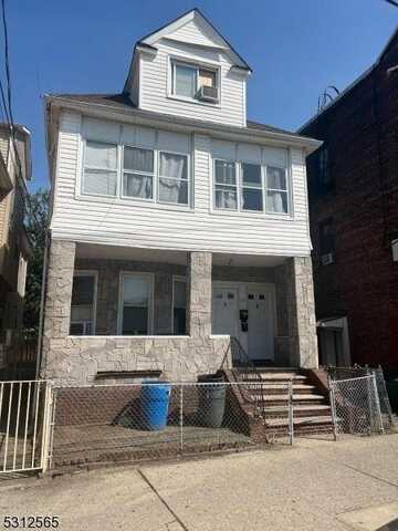 40 Myrtle Ave, Passaic, NJ 07055