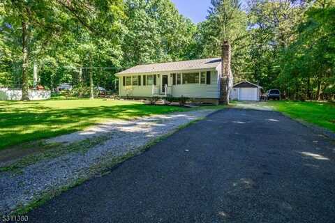 14 Hampton Heights Rd, Hampton, NJ 07848