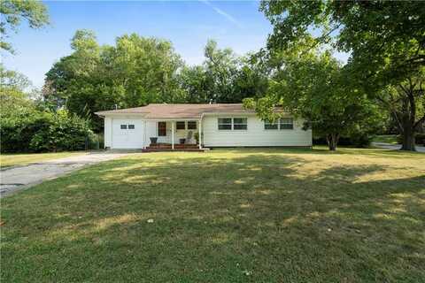 1306 NE COWDEN Drive, Gladstone, MO 64118