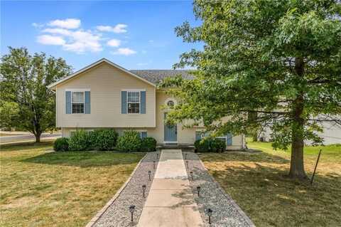 1601 Shelby Drive, Raymore, MO 64083