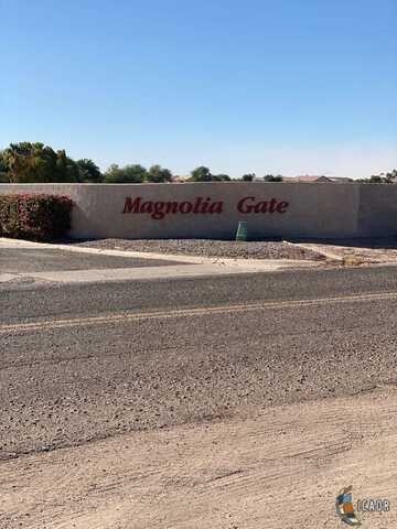 1484 Magnolia Cir, El Centro, CA 92243