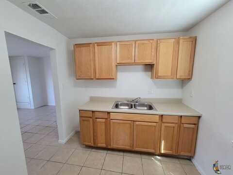 702 Adams Ave, El Centro, CA 92243