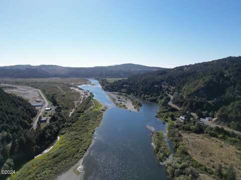 lot 300 North Bank Rogue River, Gold Beach, OR 97444