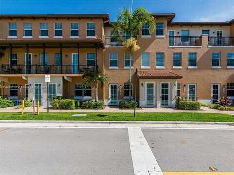 14726 SW 10th St, Pembroke Pines, FL 33027