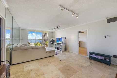 11111 Biscayne Blvd, Miami, FL 33181