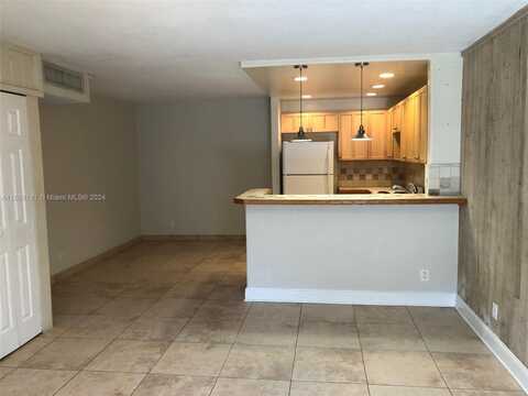 2611 Riverside Dr, Coral Springs, FL 33065