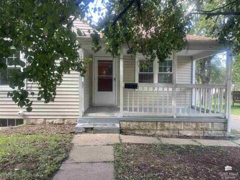 612 W Chestnut Street, Junction City, KS 66441