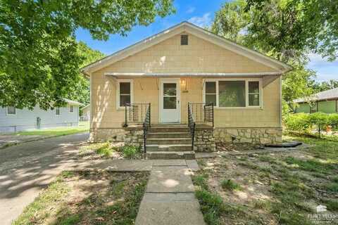 3208 State Street, Manhattan, KS 66503