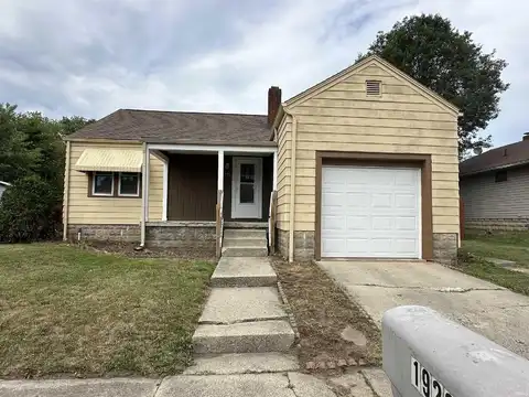 1922 W 9th Street, Muncie, IN 47302