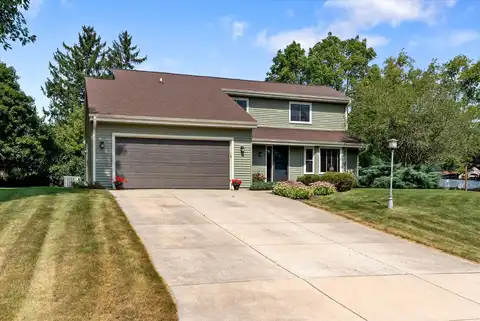 11850 Woodland Cir, Hales Corners, WI 53130