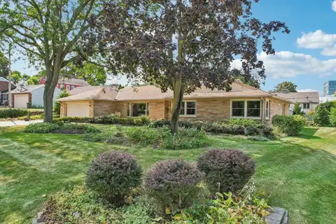 727 Robertson St, Wauwatosa, WI 53213