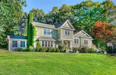 5 Pilgrim Dr, Winchester, MA 01890