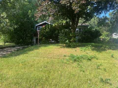 18 Saddleback Hill Rd, Bellingham, MA 02019