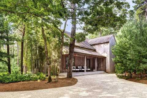 3 Rolling Wood Lane, East Hampton, NY 11937