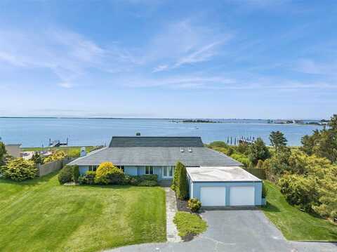 41 Oak Lane, Hampton Bays, NY 11946