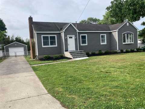 47 Orchard Street, Lindenhurst, NY 11757