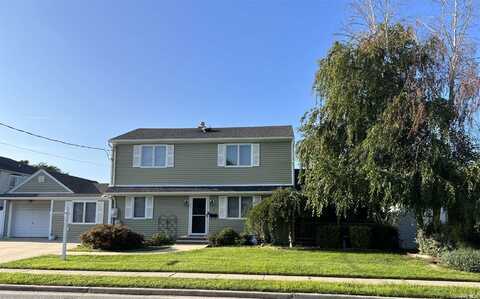 9 Ronald Avenue, Hicksville, NY 11801