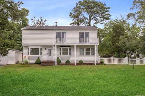 5 Hyler Drive, Hampton Bays, NY 11946