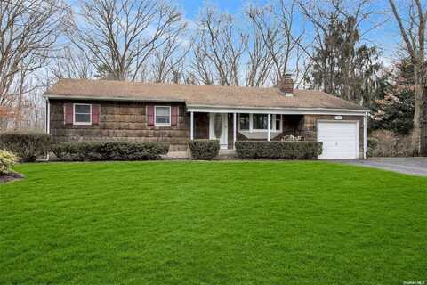 3 Maylin Court, Smithtown, NY 11787