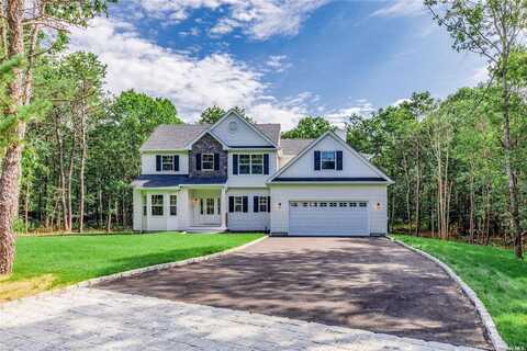 7 9th Street, Center Moriches, NY 11934