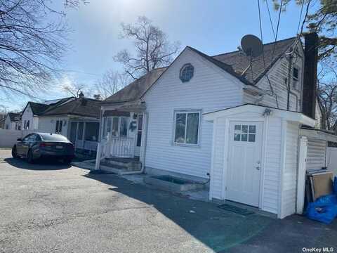 1446 E 3rd Avenue, Bay Shore, NY 11706