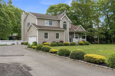 5 Mill Race, Hampton Bays, NY 11946