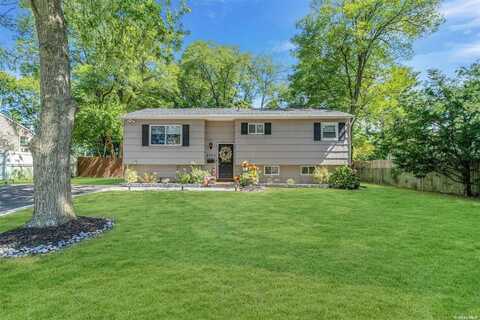 2703 Heather Avenue, Medford, NY 11763