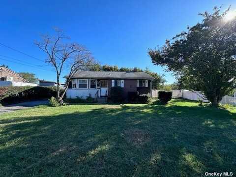 2917 Chestnut Avenue, Medford, NY 11763