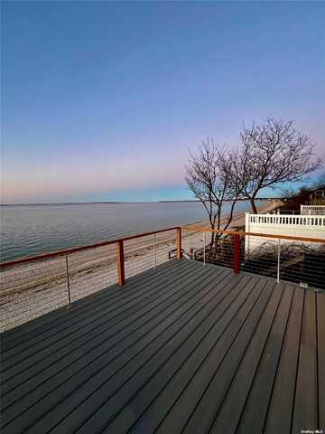 23a Oakhurst, Hampton Bays, NY 11946