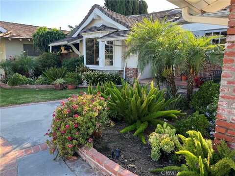 9801 Quakertown Avenue, Chatsworth, CA 91311