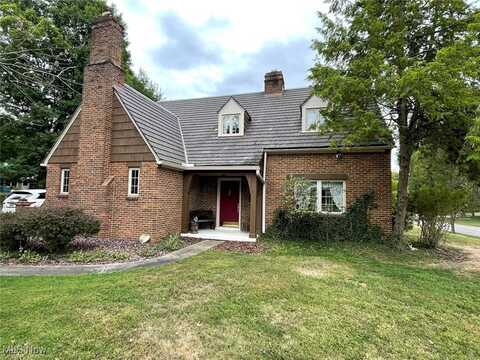 2702 Martin Road, Zanesville, OH 43701