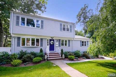 12 Shelby Avenue, Paramus, NJ 07652