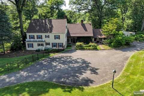 66 Thunderhead Place, Mahwah, NJ 07430