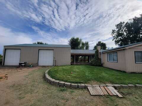 250 Mcgee Rd, Mabton, WA 98935