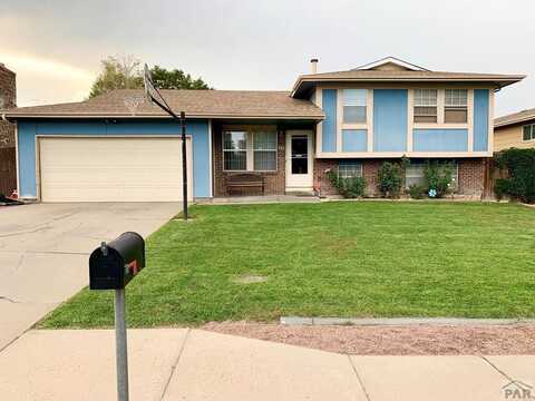 17 Glenroyal Dr, Pueblo, CO 81005