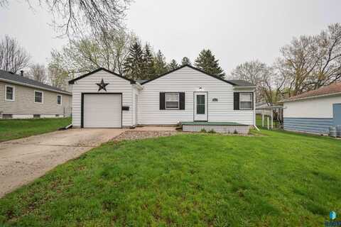 924 S Cloudas Ave, Sioux Falls, SD 57103