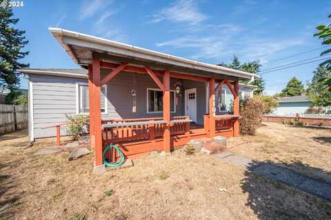 1104 W 8TH ST, Coquille, OR 97423