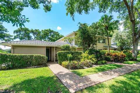 29 Westgate Lane, Boynton Beach, FL 33436